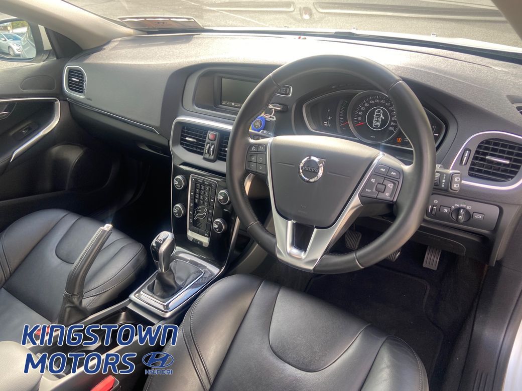 2016 Volvo V40