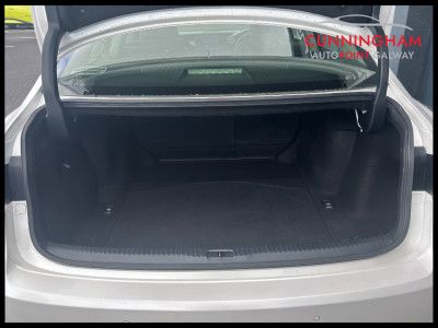 2018 Lexus IS 300h