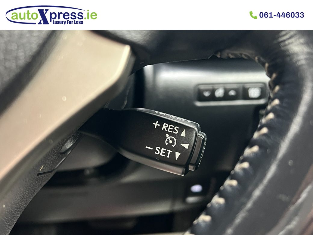 2015 Lexus IS 300h