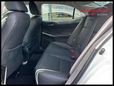 2018 Lexus IS 300h
