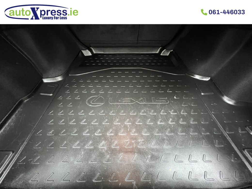 2015 Lexus IS 300h