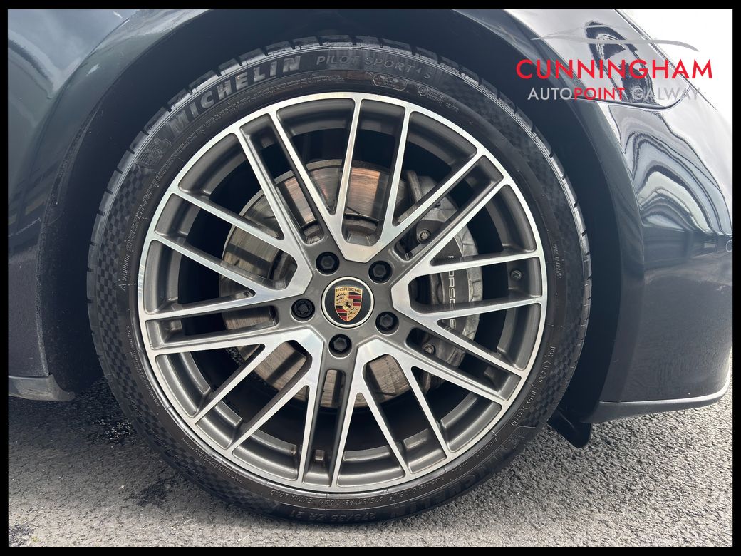 2022 Porsche Panamera
