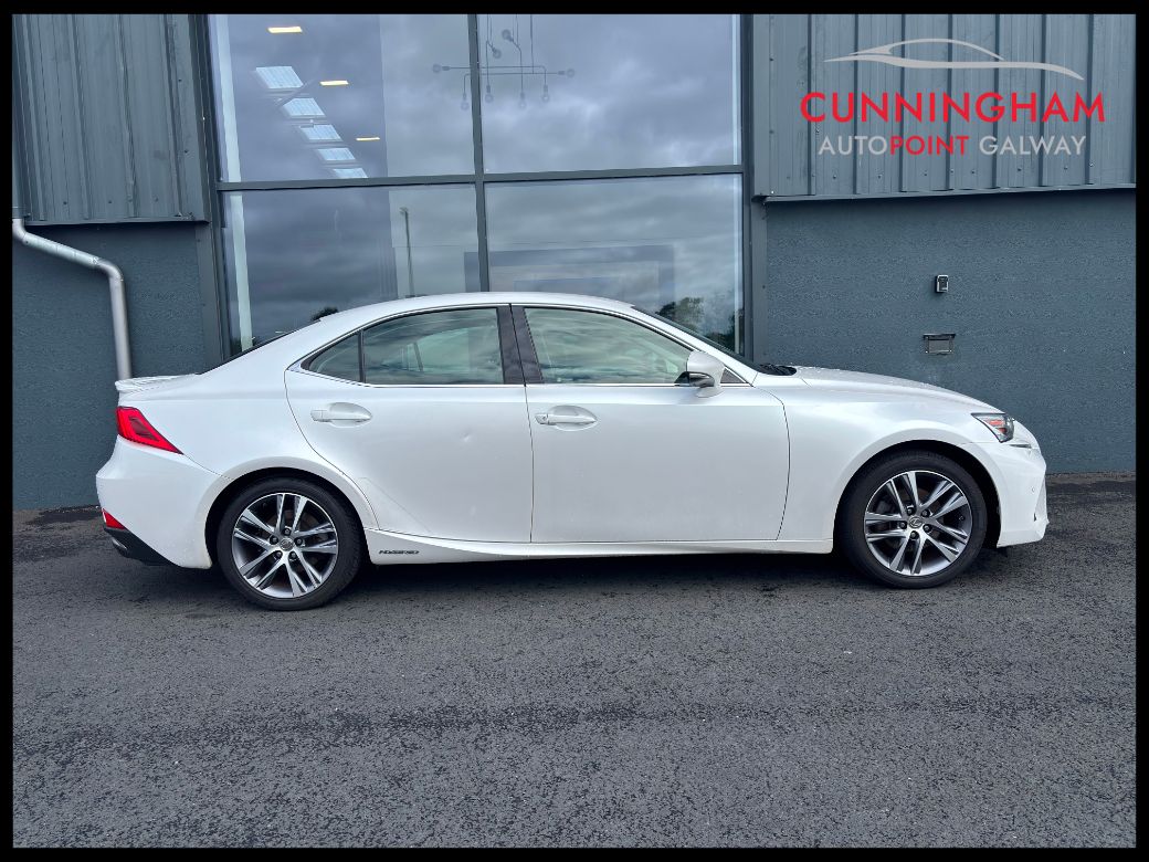 2018 Lexus IS 300h