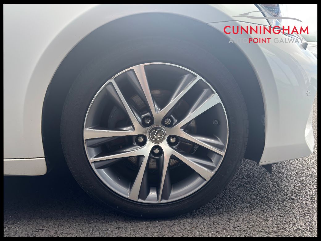 2018 Lexus IS 300h