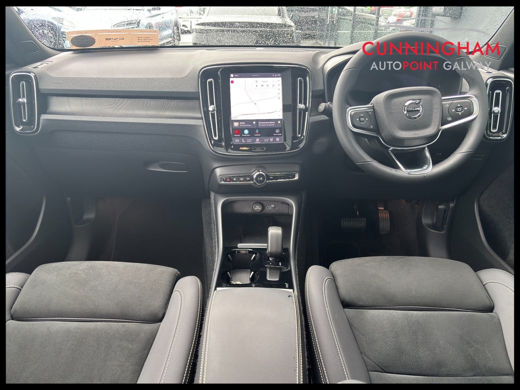 2022 Volvo XC40