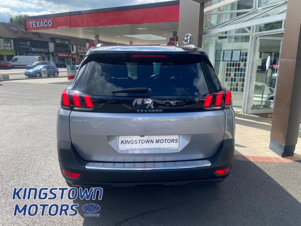 2023 Peugeot 5008