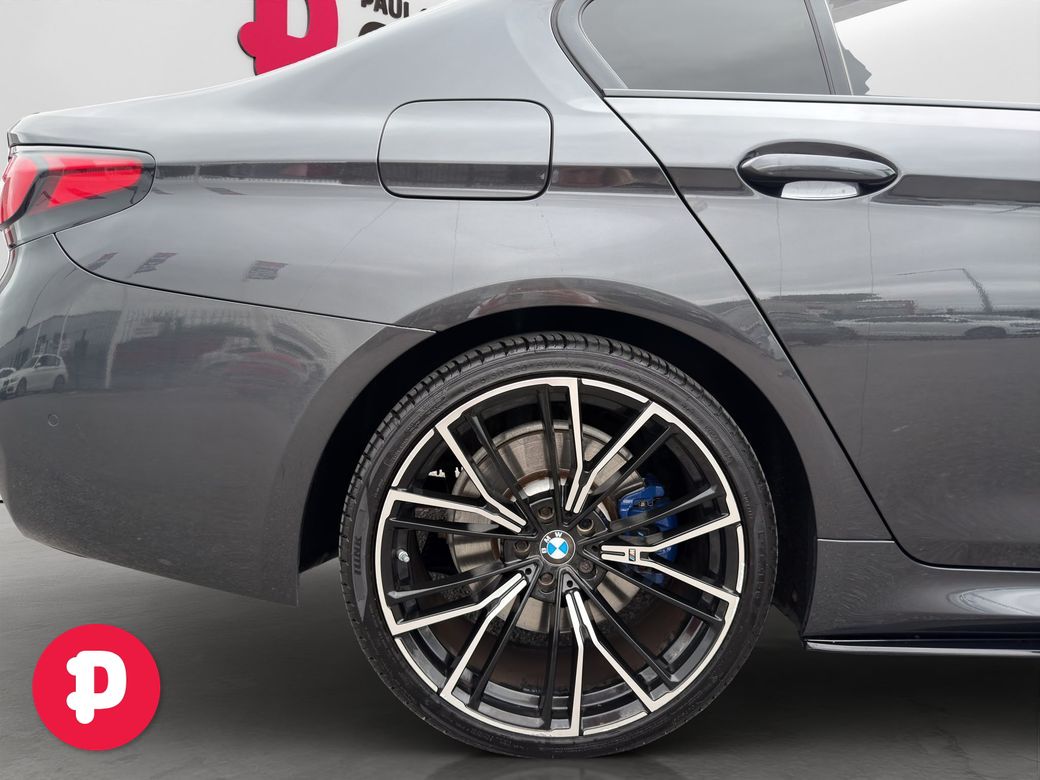 2021 BMW 530