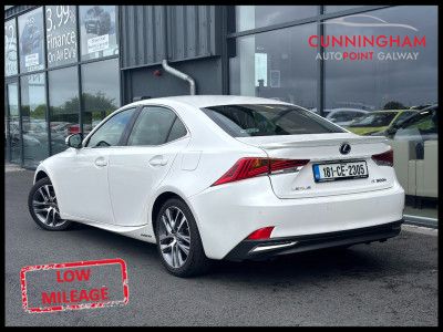2018 Lexus IS 300h