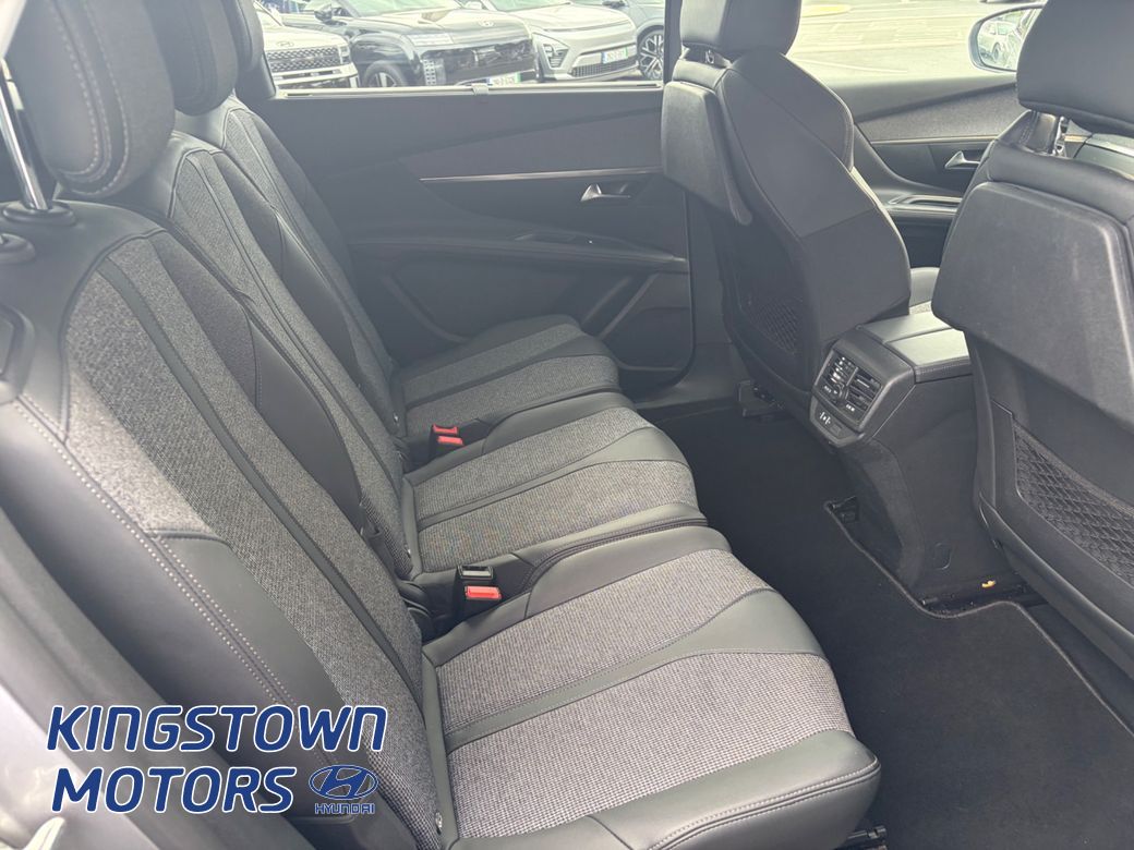 2021 Peugeot 5008