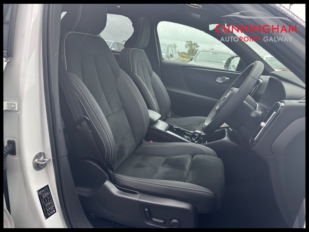2022 Volvo XC40