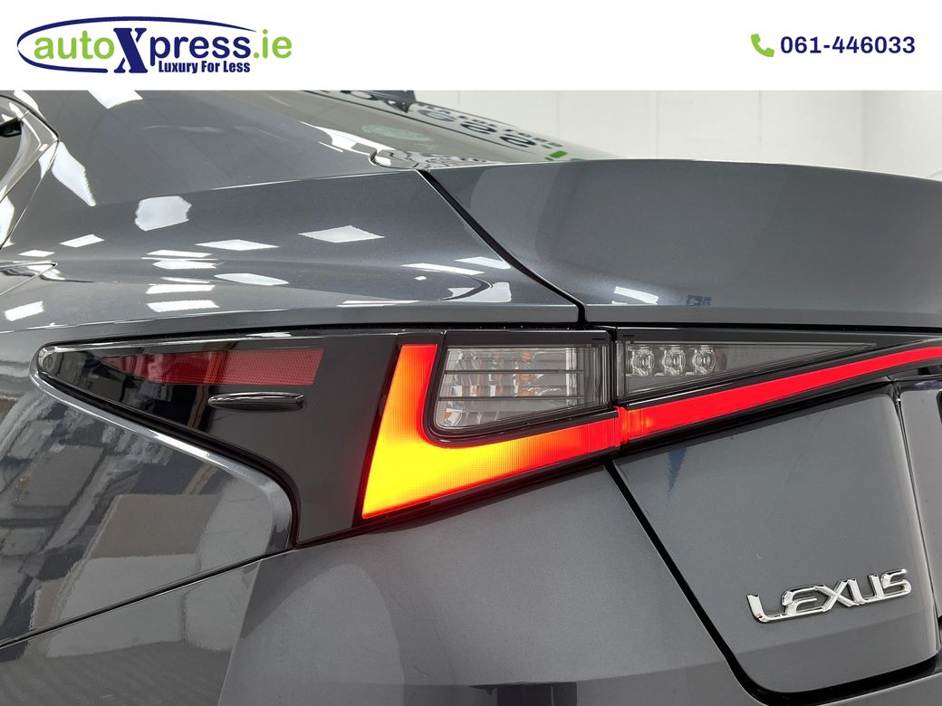 2021 Lexus IS 300h