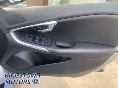 2016 Volvo V40