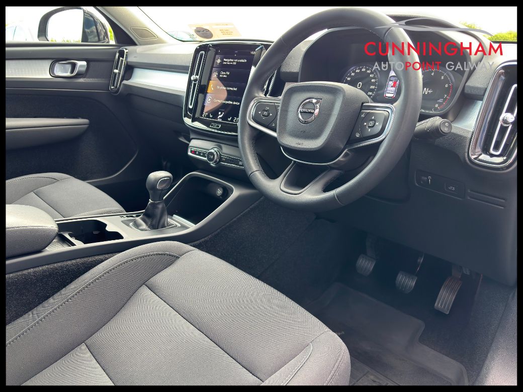 2022 Volvo XC40
