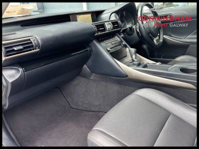 2018 Lexus IS 300h