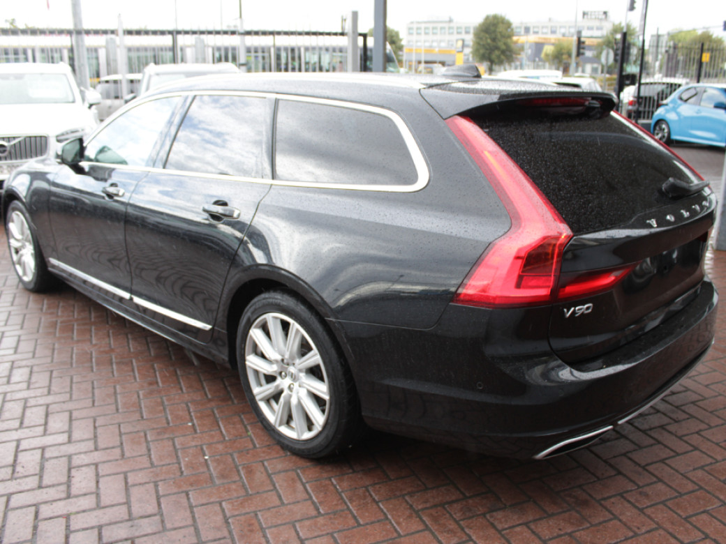2020 Volvo V90