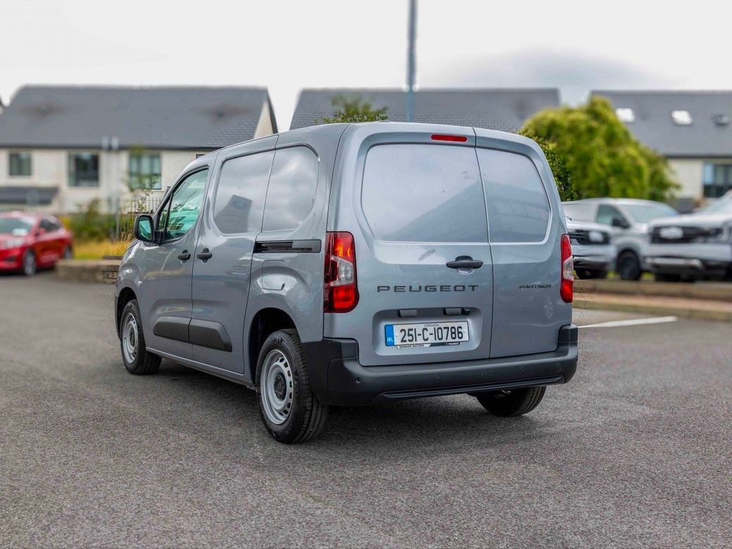 2025 Peugeot Partner