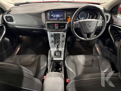 2019 Volvo V40