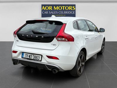 2017 Volvo V40