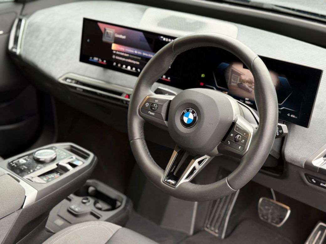 2025 BMW iX