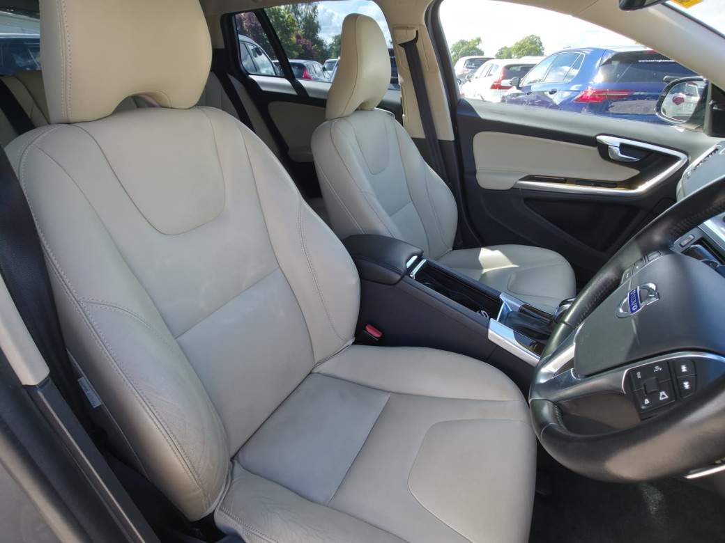 2018 Volvo V60 Cross Country