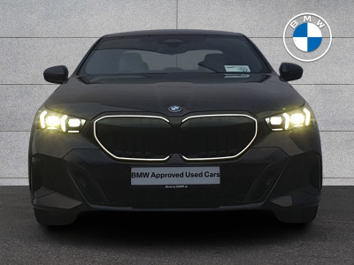 2025 BMW 530