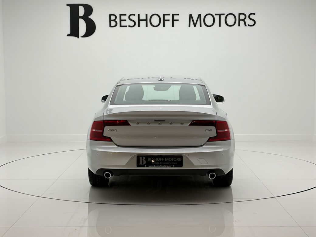 2021 Volvo S90