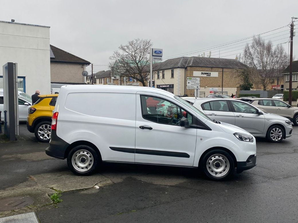 2022 Ford Transit Courier
