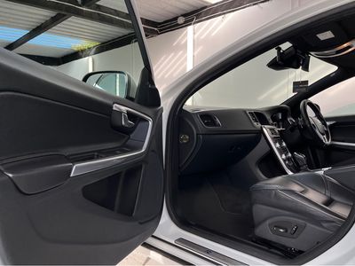 2016 Volvo V60