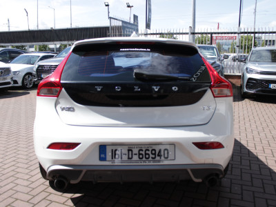 2016 Volvo V40