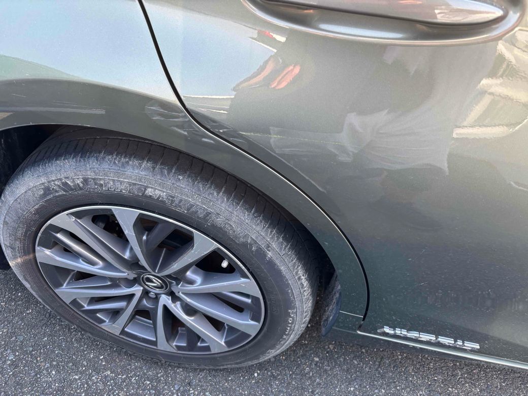 2021 Lexus ES 300h