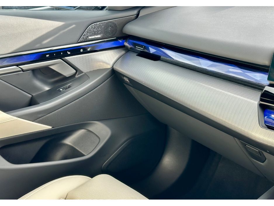 2025 BMW i5