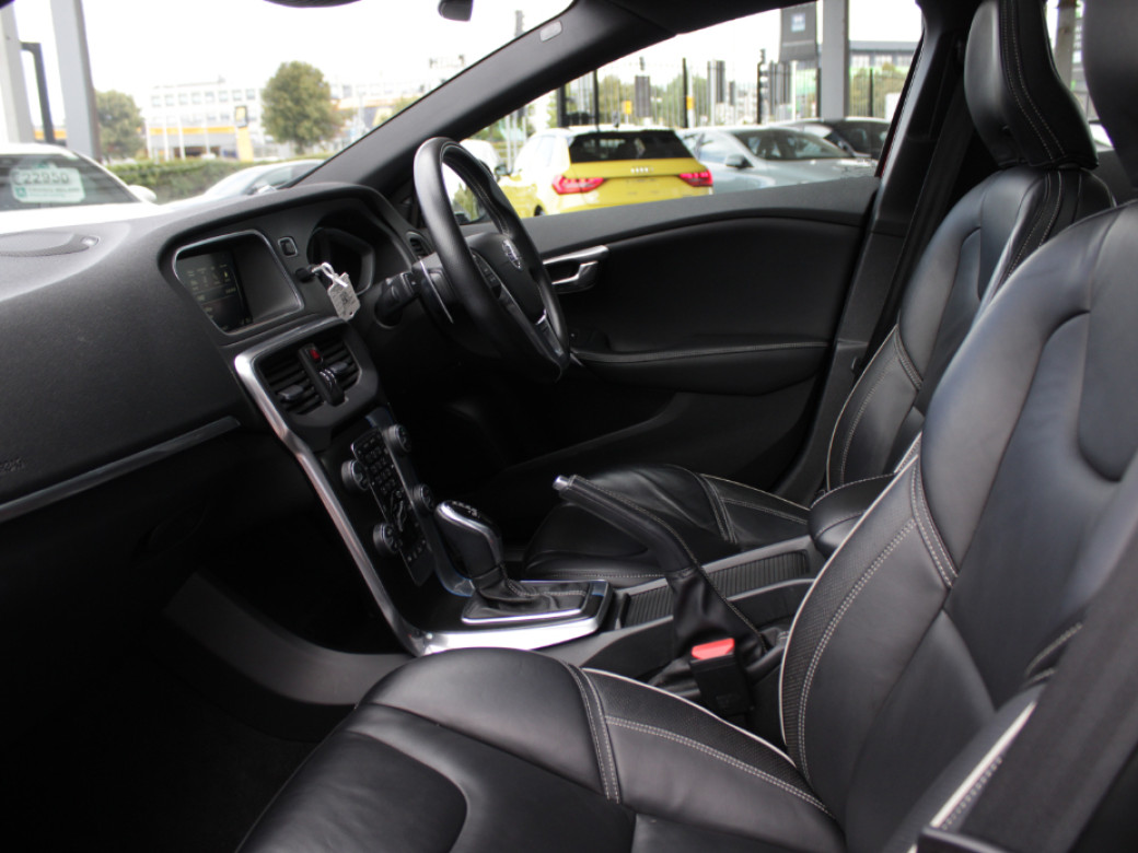 2016 Volvo V40