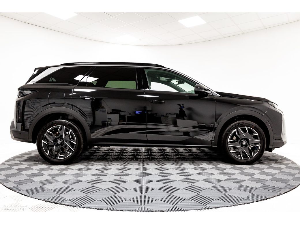 2025 Peugeot 5008
