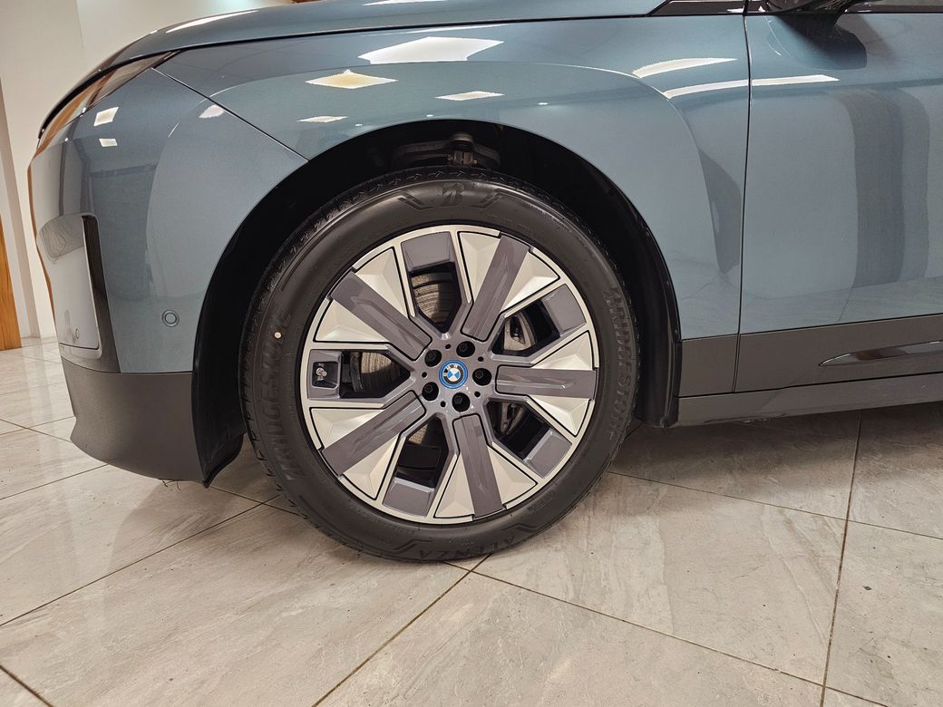 2024 BMW iX