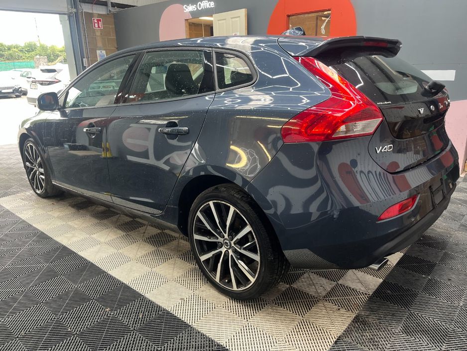 2017 Volvo V40