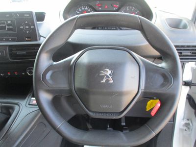 2022 Peugeot Partner