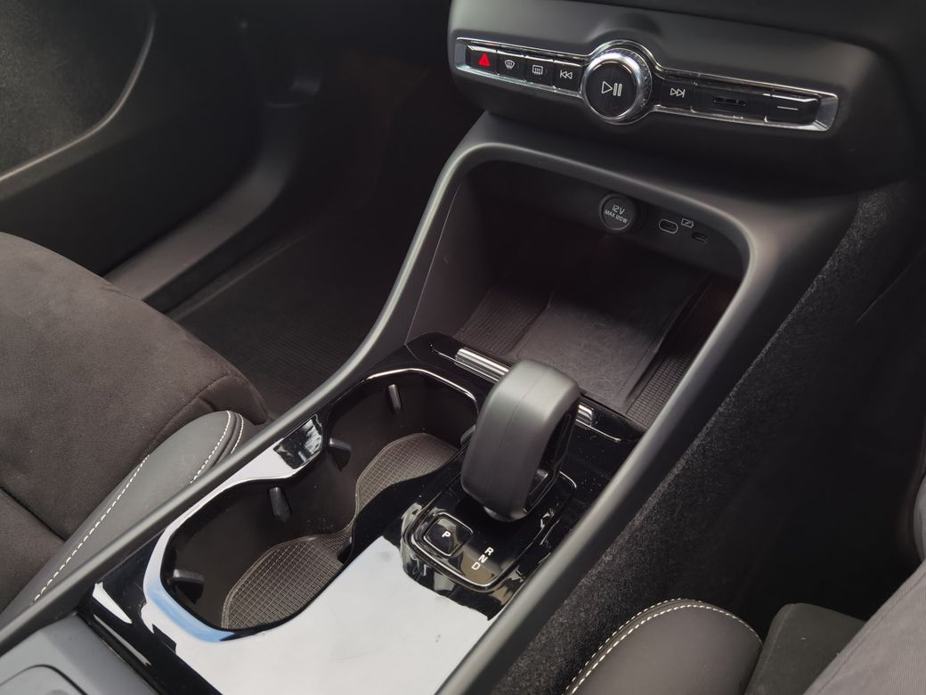 2022 Volvo C40