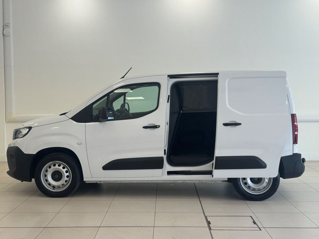2025 Peugeot Partner