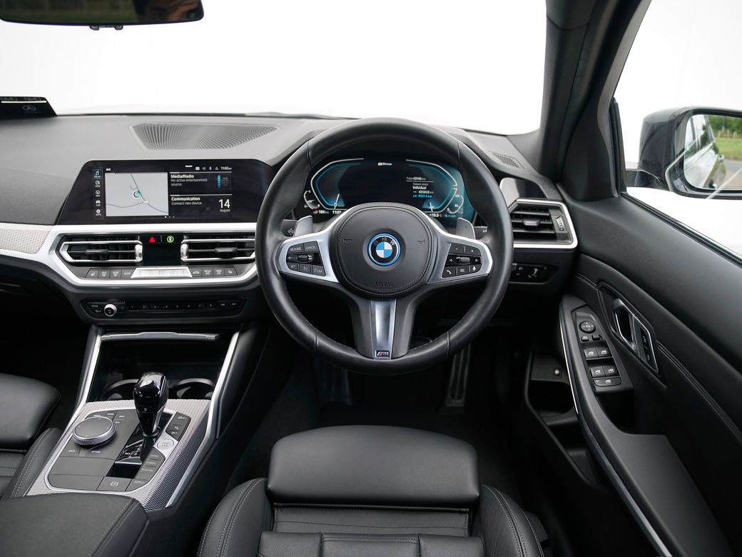 2022 BMW 330