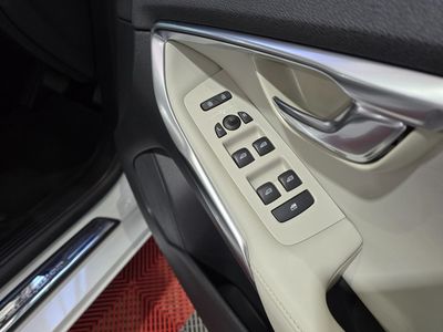 2018 Volvo V40