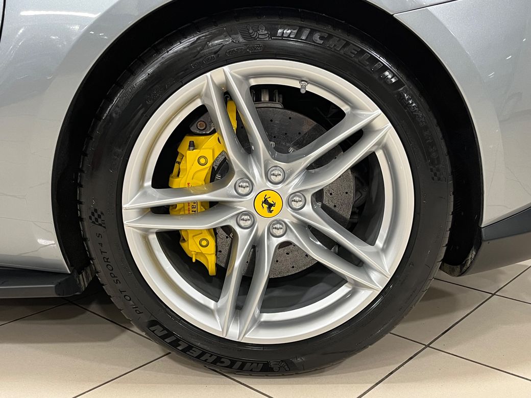 2019 Ferrari 812 Superfast