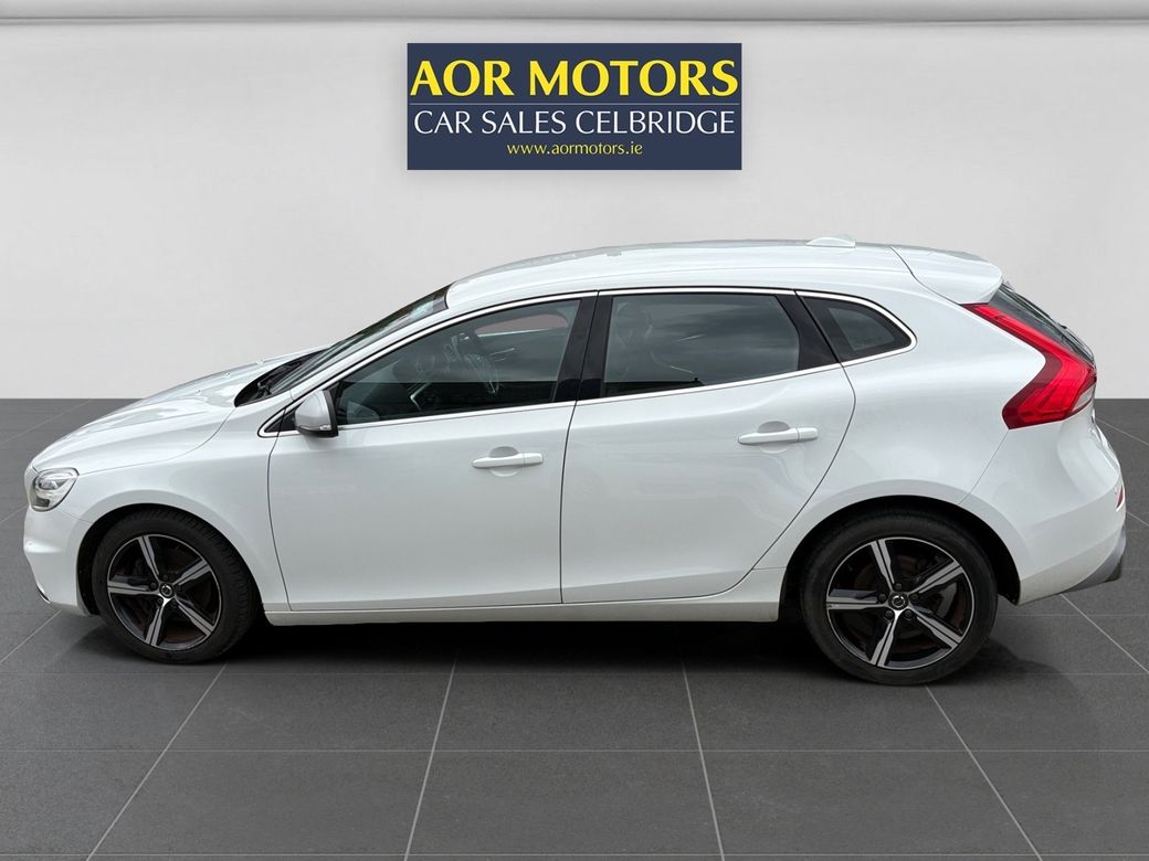 2017 Volvo V40