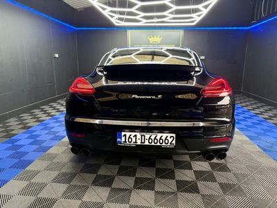 2016 Porsche Panamera