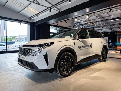 2025 Peugeot 5008