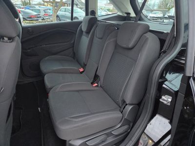 2016 Ford Grand C-Max