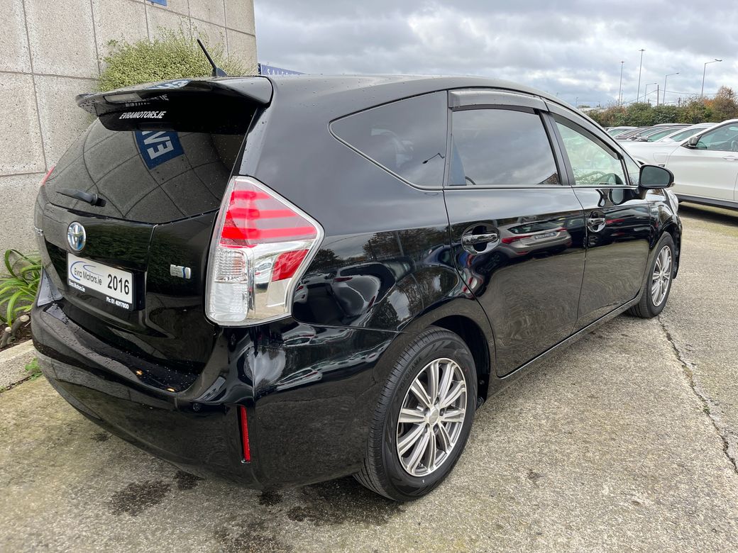 2016 Toyota Prius Alpha