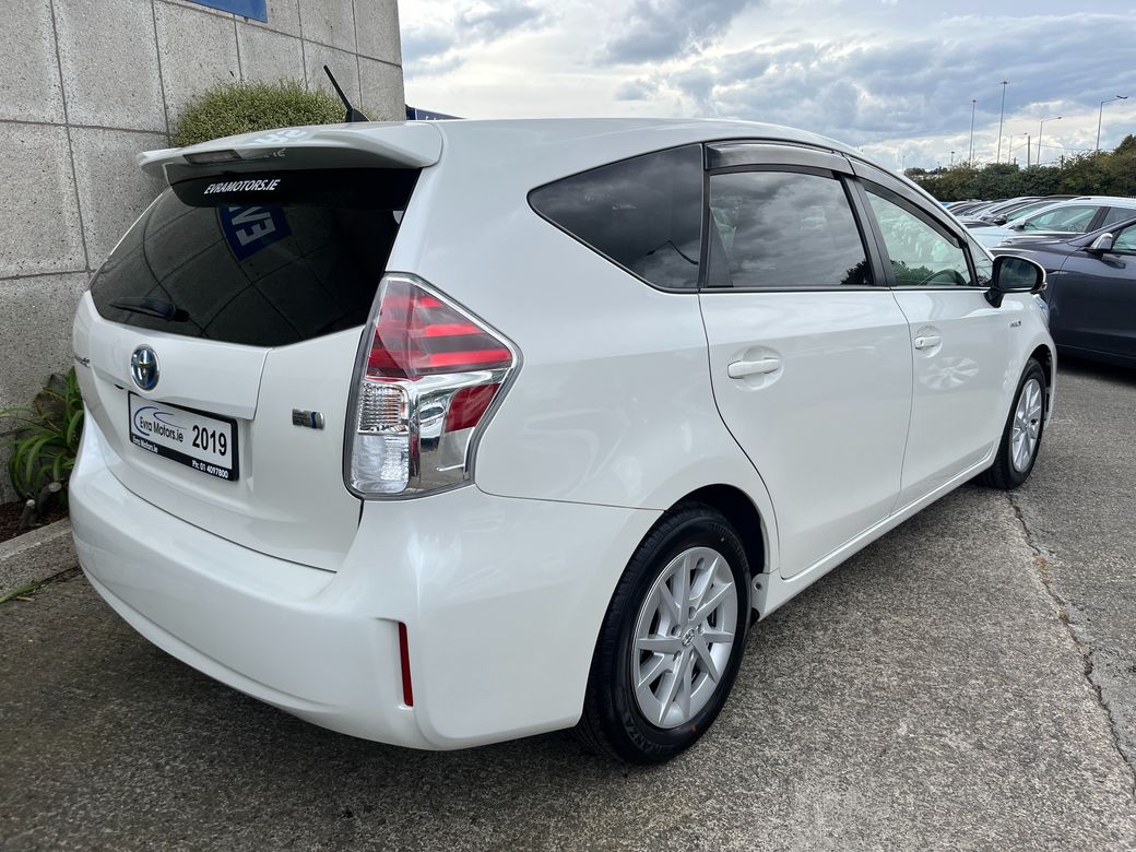 2019 Toyota Prius Alpha