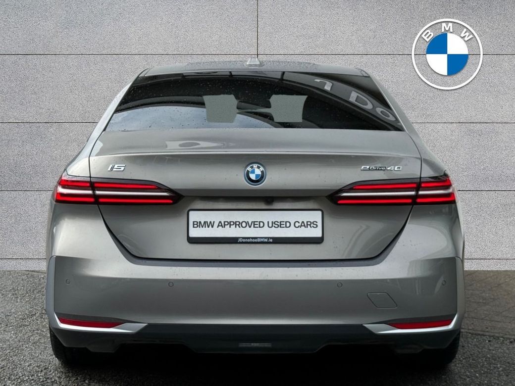 2025 BMW i5