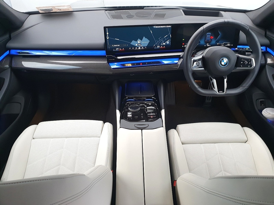 2025 BMW 530