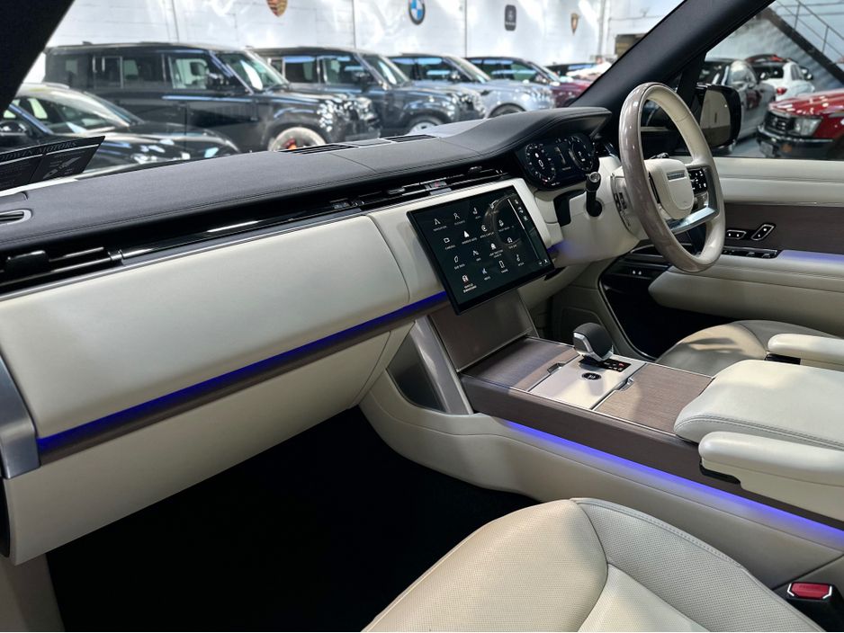 2025 Land Rover Range Rover